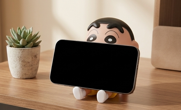 Shinchan DeskMate