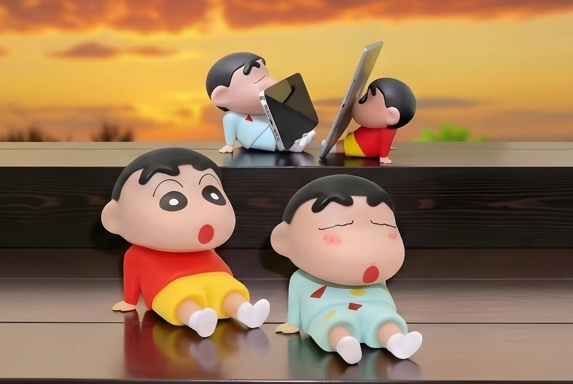 Shinchan DeskMate